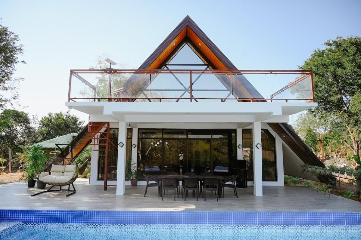 Redwood Cabin Bolinao Eksteriør bilde