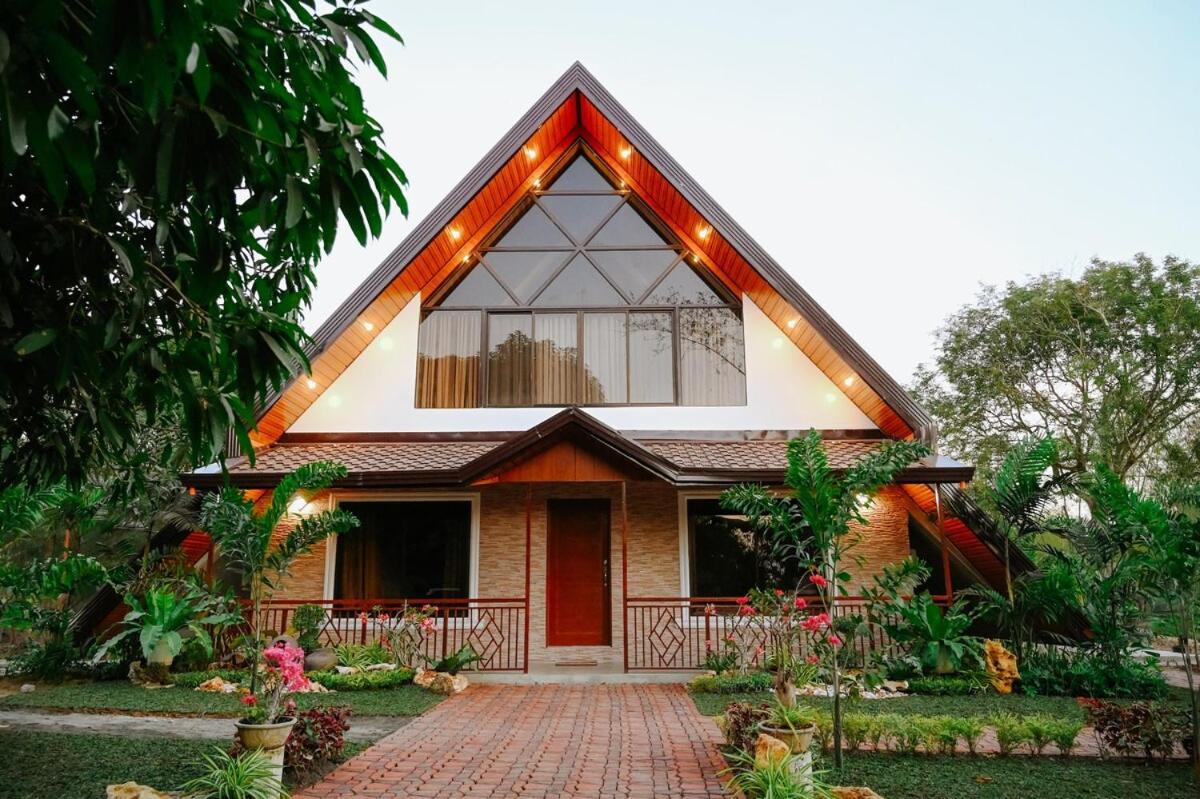 Redwood Cabin Bolinao Eksteriør bilde