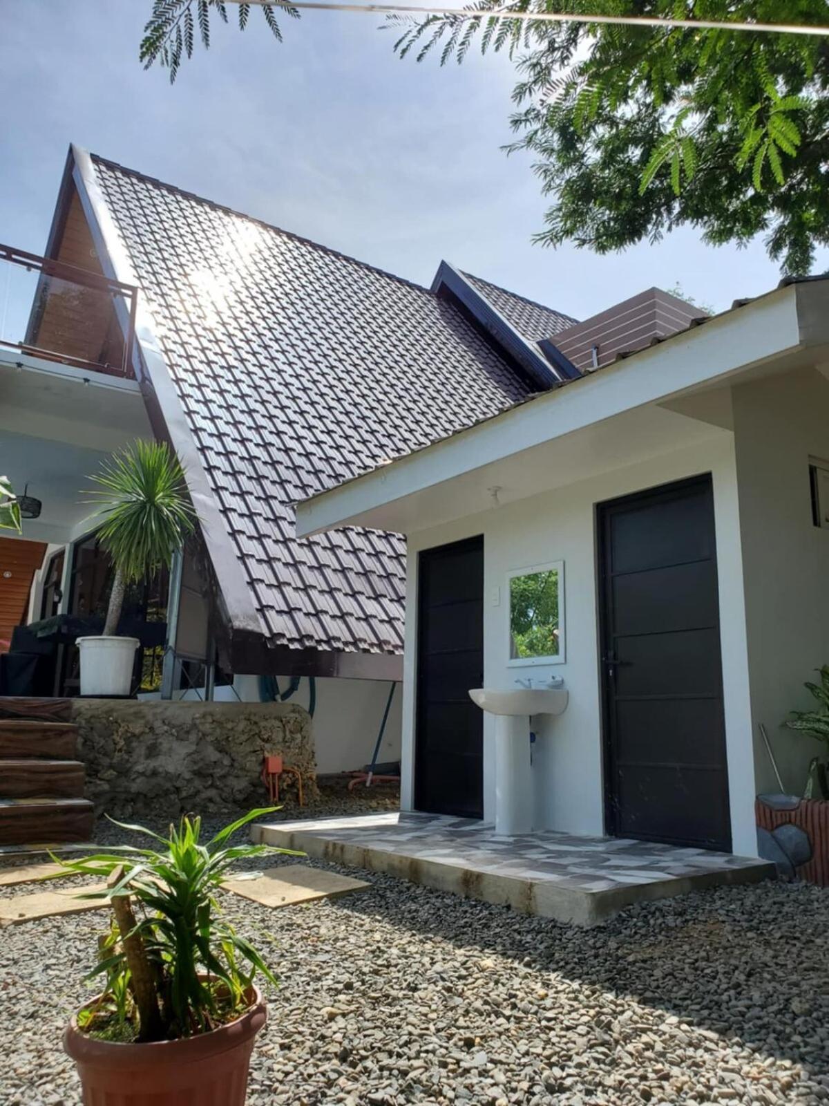 Redwood Cabin Bolinao Eksteriør bilde